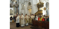 Aussendung der Sternsinger im Hohen Dom zu Fulda (Foto: Karl-Franz Thiede)